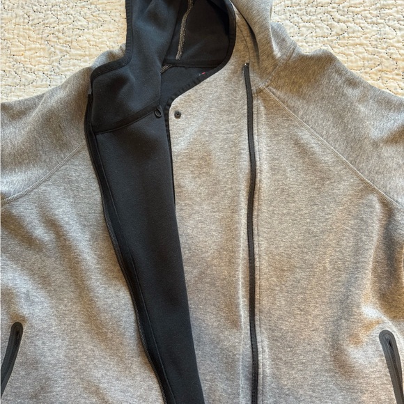 Nike Tech Cape - Picture 9 of 13